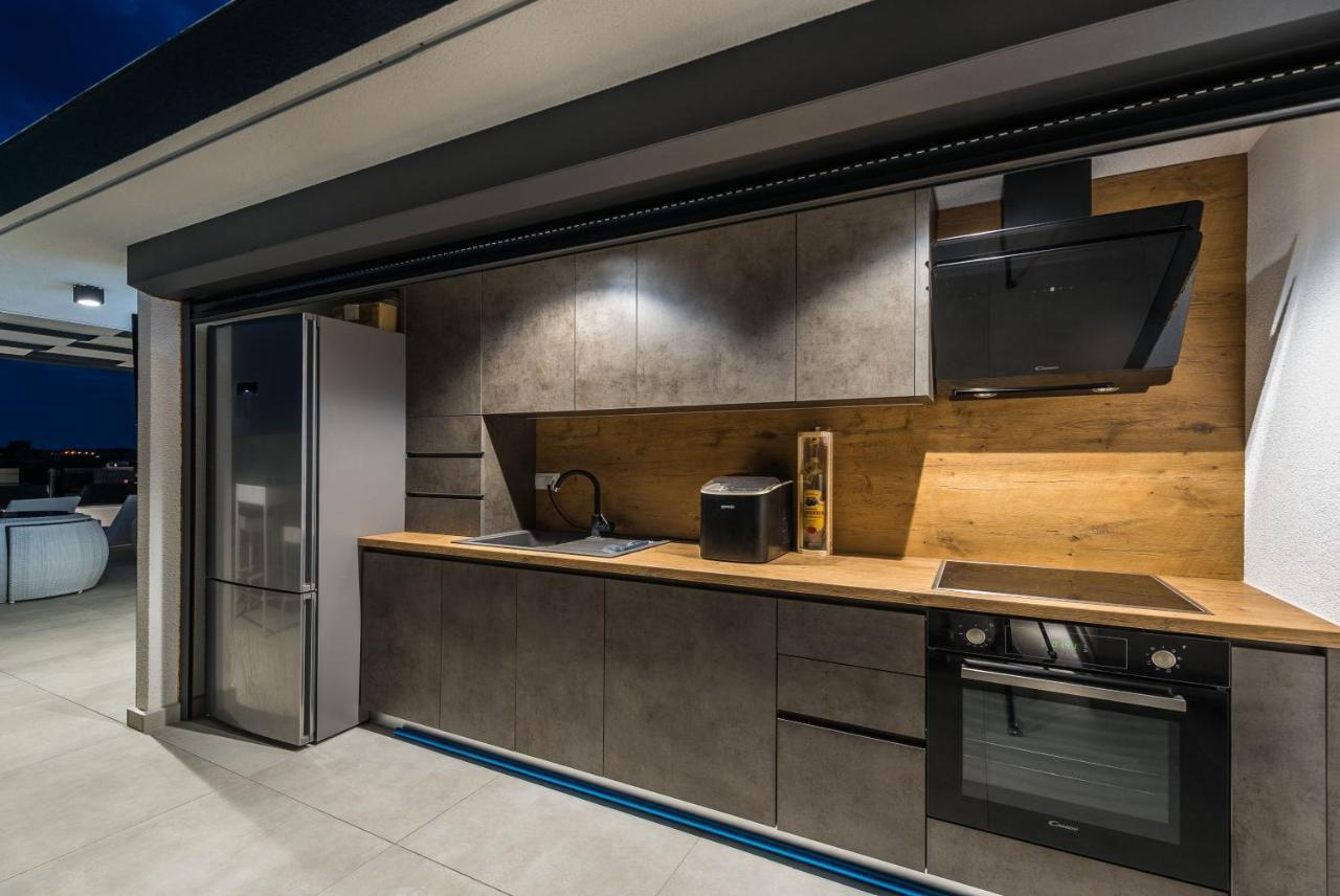 Grandpalazzo Apartments Вир Екстер'єр фото