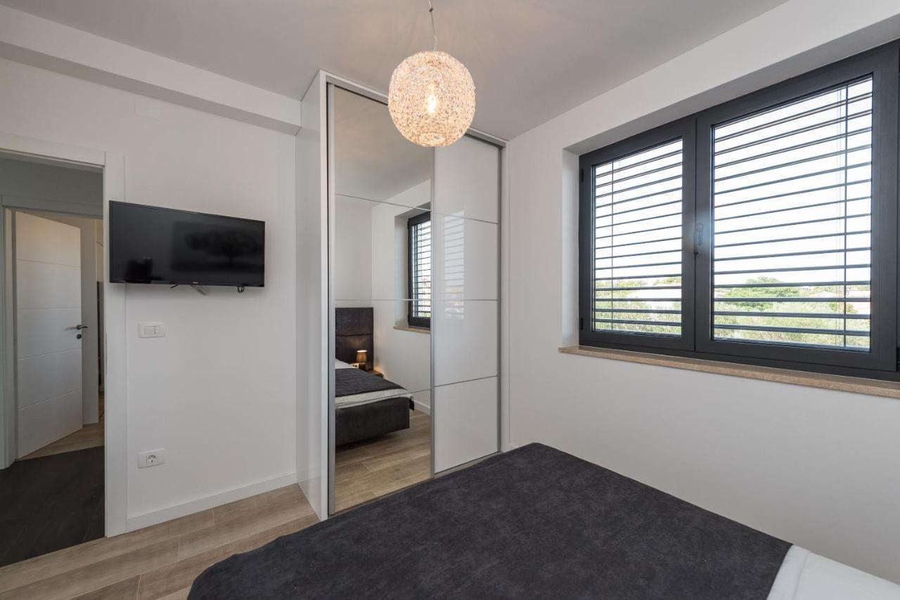 Grandpalazzo Apartments Вир Екстер'єр фото
