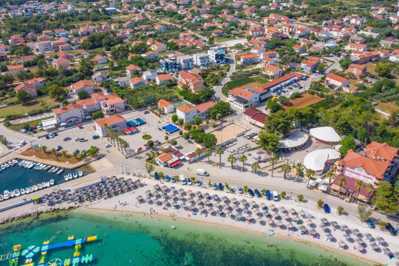 Grandpalazzo Apartments Вир Екстер'єр фото